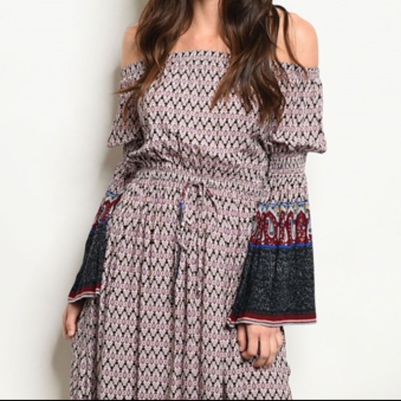 Last 1! Flirty Boho style Maxi! Bell Sleeve - Picture 2 of 4